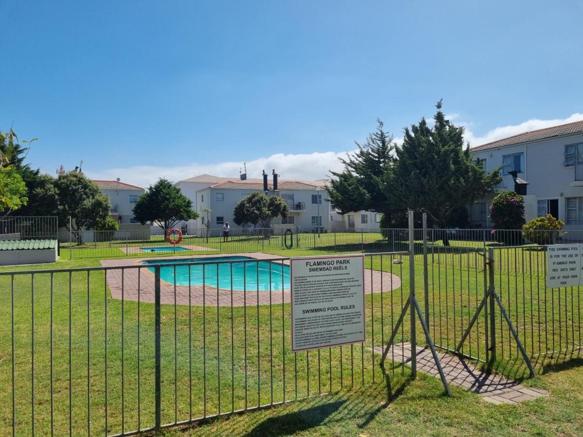 Modern Apartment Close To Kite Beach Langebaan Bagian luar foto